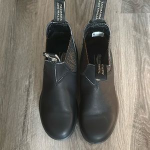 Brand new Blundstone black leather boots with gold sparkle. Size 6.5, 3.5 AU.